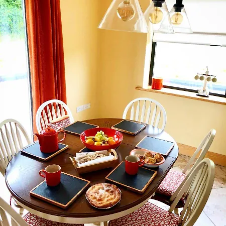 Δωμάτια σε οικογενειακή κατοικία Ballyhourode House & Self Catering *